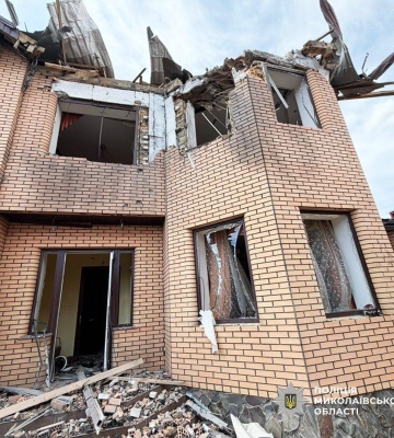 У Миколаєві внаслідок атаки дрону пошкоджені будинки та цивільне авто