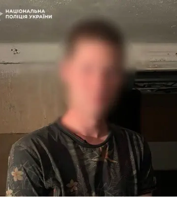 В Киеве 18-летний парень жестоко напал на женщину в подвале и отобрал телефон