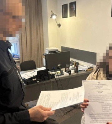 ГБР разоблачило чиновницу ТЦК, которая за деньги меняла данные о призывниках