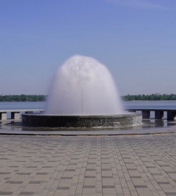 У Дніпрі запустили перші фонтани: де вже працюють водограї