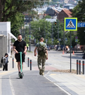 Львів закликає уряд до регулювання руху електросамокатів задля безпеки