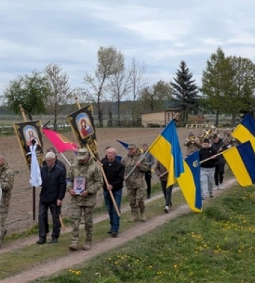 У рівненському ліцеї відкрили меморіальну дошку на честь загиблого захисника Сергія Тлучкевича (ФОТО)