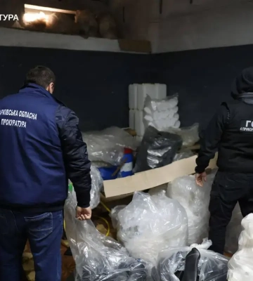 Побутову хімію, замасковану під продукцію відомих світових брендів викрили у Харкові