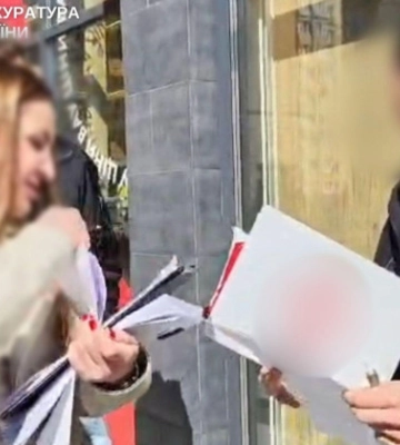 В Киеве мужчина обещал женщине оспорить действия ТЦК и ВЛК в суде, а сам обманул ее на 57 тысяч гривен