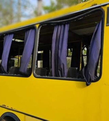 Росія цинічно вдарила дроном по маршрутці в Херсоні: є загиблі та поранені