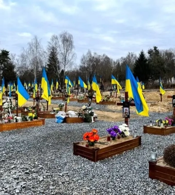 Сьогодні на Голосківському кладовищі помоляться за полеглих воїнів