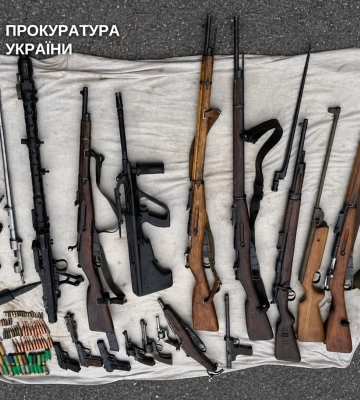 Трьох жителів Вінниччини підозрюють у незаконному збуті колекційної вогнепальної зброї