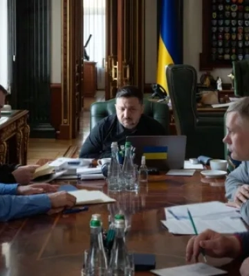 Зеленський поговорив із Фіцо і запросив до Києва