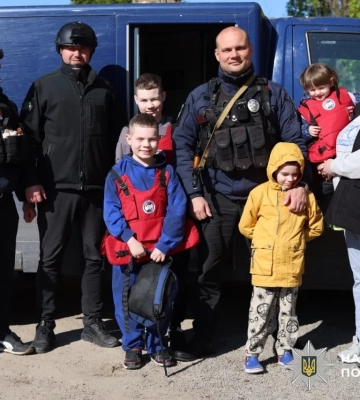 Із передмістя Херсона евакуювали матір із чотирма малолітніми дітьми