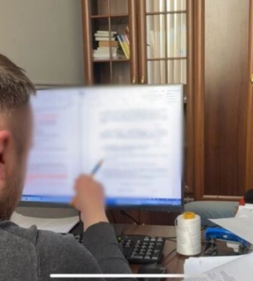 У Луцьку викрили схему фіктивного бронювання вчителів у ліцеї