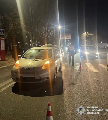 Суд у Миколаєві оштрафував та позбавив права керування водія, який збив пенсіонерку