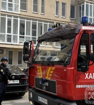 Ворог ударив по ще чотирьох АЗС у Харкові, є влучання у будинок та постраждалі (оновлено). ФОТОрепортаж