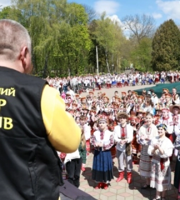 На Хмельниччині встановили рекорд із наймасовішого виконання танцю «Краков'як»