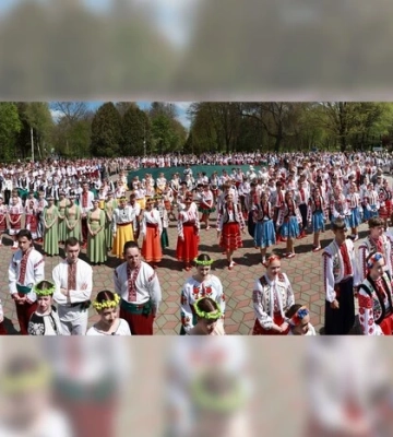 У Хмельницькому зафіксували рекорд: 888 людей одночасно виконали “Краков’як”