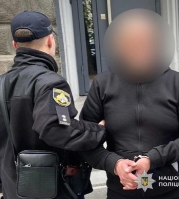 У Дніпрі поліція затримала серійного крадія який нишпорив по автомобілях