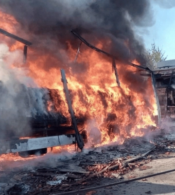 На Дніпропетровщині ворог завдав удару біля АЗС: пошкоджено автобус, що перевозив дітей, є поранені
