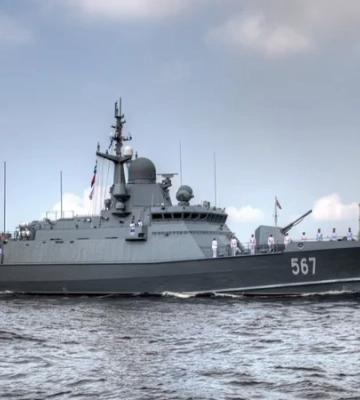 ССО рассказали о ракетном корабле Каракурт с Калибрами на борту, который был поражен в порту российского Приморска