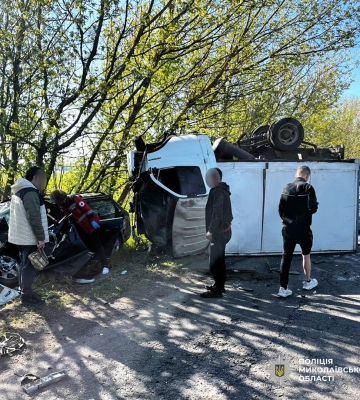 Поліція Миколаївщини шукає можливих свідків потрійної ДТП із постраждалими. ФОТО