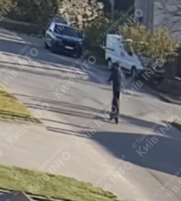 На Киевщине водитель сбил двух детей на самокате