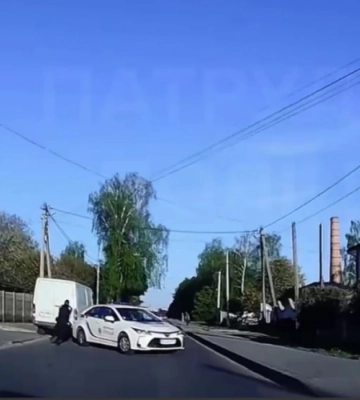 У Луцьку водій буса наїхав на поліцейського: порушника зупиняли зі стріляниною