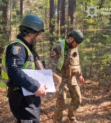 У лісосмузі Києва знайшли бойову частину російського дрона «Герань-2»