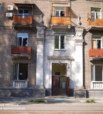 Рашисти вдарили дроном по центру Чернігова 