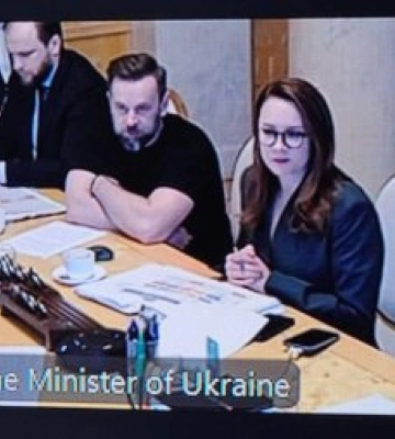 Освіта під час війни: школи готують до блекаутів, уряд обіцяє нові автобуси та укриття