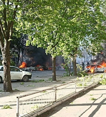 Российские войска нанесли удар по Краматорску: горят автомобили, есть погибшие. ВИДЕО