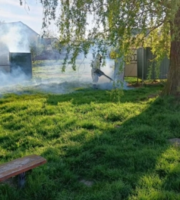На Волині обробляють зелені зони й місця відпочинку від кліщів 