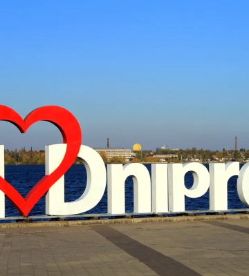 Ворог увечері завдав удару по Дніпру, чотири людини загинули - Зеленський