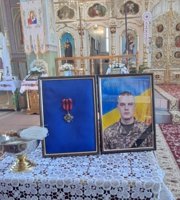 Понад 2 роки вважався зниклим безвісти: на Волині поховали Героя Володимира Кожевнікова