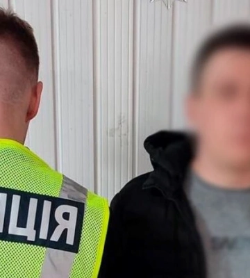 Нажився на «єВідновленні»: у Києві шахрай видурив у пенсіонерки 230 тис. грн