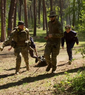 На Черкащині вперше студенти завершили курс підготовки до нацспротиву (ФОТО)