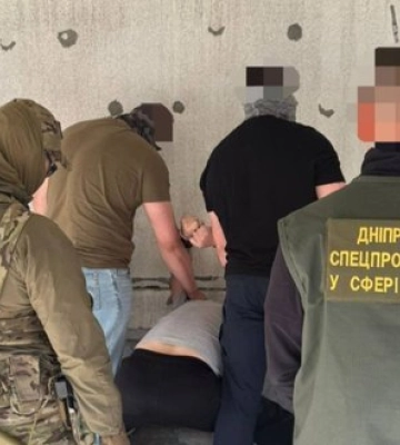 Вимагав $1500 у ветерана війни за зняття з обліку: затримано офіцера ТЦК у Дніпрі. ФОТОрепортаж