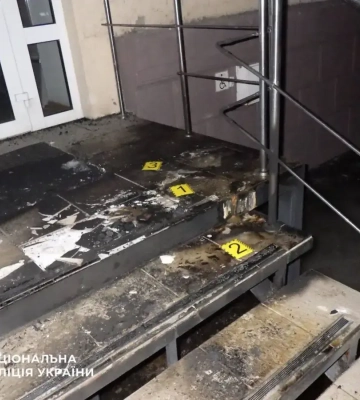 21-річний киянин підпалив банк на замовлення псевдоправоохоронців