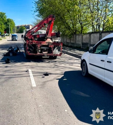 У Рівному внаслідок ДТП тяжко травмувався мотоцикліст