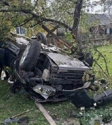 На Камінь-Каширщині п’яний водій Toyota перекинув авто: 18-річний пасажир – у реанімації