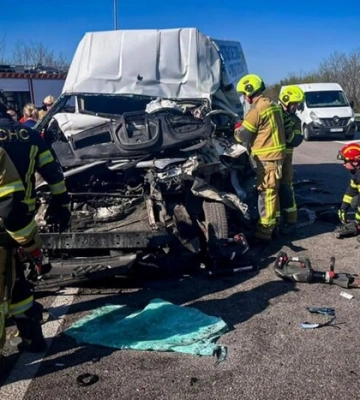 ДТП на трасі Київ – Одеса: рятувальники вирізали двох чоловіків із понівеченого Fiat