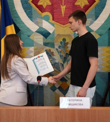 У Полтаві провели засідання виконкому: підтримка постраждалих, укриття та стипендії