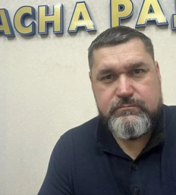 Мільйони зарплат, долари готівкою та нові авто: керівництво Миколаївської облради показало свої статки