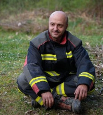 Дві доби у вогні та диму: з’явилися вражаючі кадри боротьби за закарпатський ліс