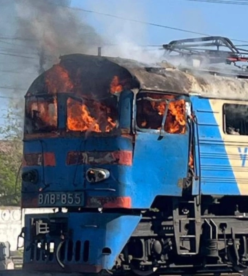 Армія РФ атакувала локомотив та два вагони Укрзалізниці на Миколаївщині