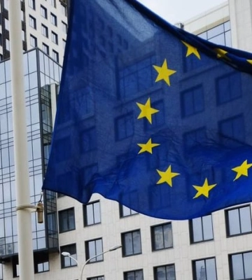 ЕС не будет забирать своих дипломатов из Киева после угроз России