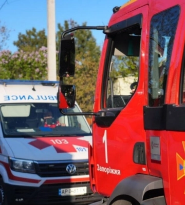 На Запоріжжі авіабомба влучила у приватне подвір’я: є постраждалі