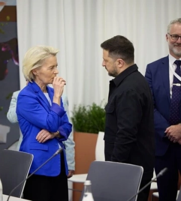 Зеленський обговорив з президенткою Єврокомісії пакет підтримки Україні