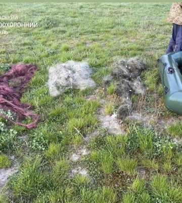 Чоловік виловив 118 рибин за допомогою сіток і завдав збитків на понад 200 тисяч гривень на Черкащині