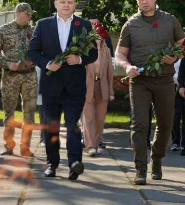 "Не маємо права забути": у Дніпрі вшанували жертв Другої світової війни