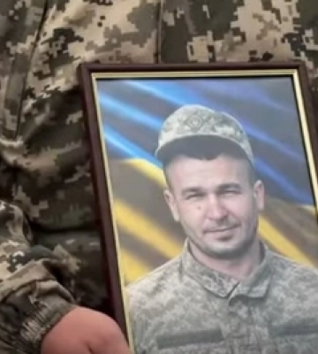 Не встиг пожити у власному домі: на Волині провели в останню дорогу Героя Сергія Носуліча