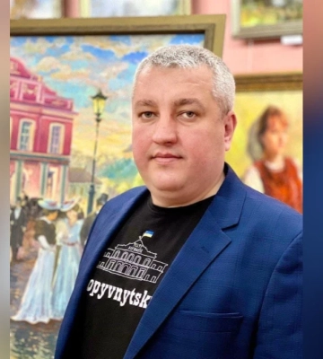 Провадження щодо театру Корифеїв: ексдиректора Вячеслава Вандрашека з Херсонщини визнали потерпілим