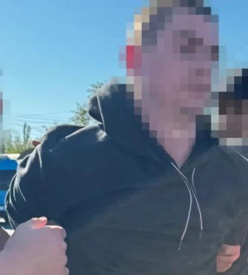 В Днепре задержали двух подозреваемых в подрыве автомобиля военного